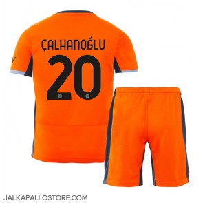 Inter Milan Hakan Calhanoglu #20 Kolmaspaita Lapsille 2023-24 Lyhythihainen (+ shortsit)